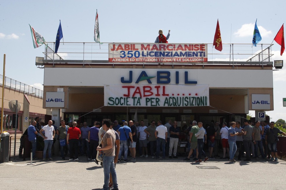 Marcianise, Jabil annuncia il licenziamento di 190 dipendenti