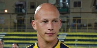 Capri, calciatore sviene dopo aver sbattuto la testa: salvato da avversario