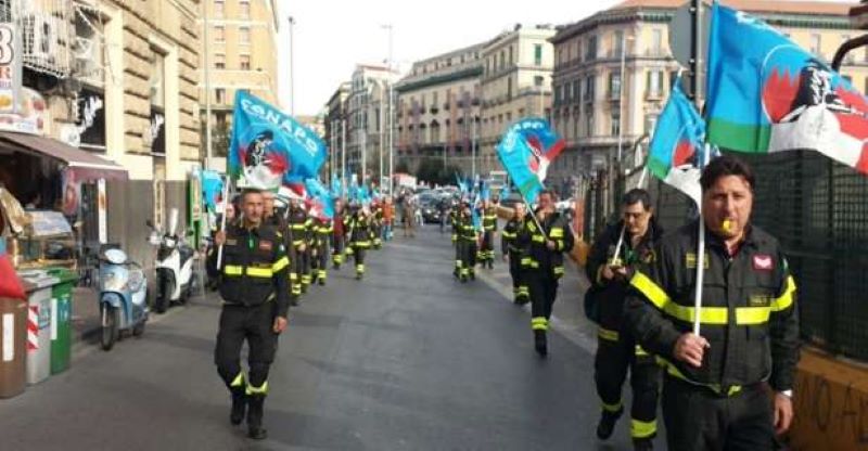 Manovra finanziaria: protestano i vigili del fuoco del Conapo di Benevento