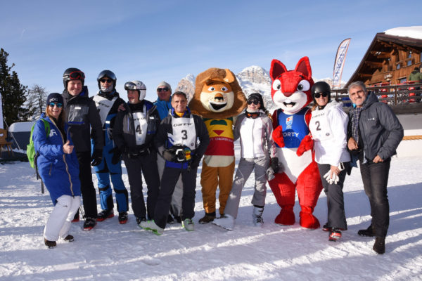 Folla di turisti lungo Corso Italia per il Cortina Fashion Weekend 2019