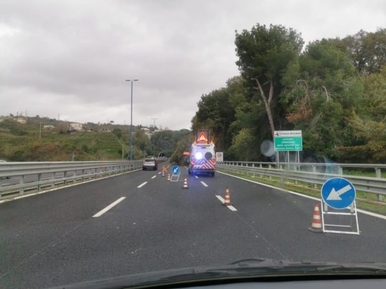 Maltempo gravi danni a Napoli e in provincia. La Protezione Civile: "Prestare massima attenzione"