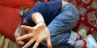 Orrore a Caserta, abusi su due fratelli di 11 e 12 anni: arrestato un 57enne