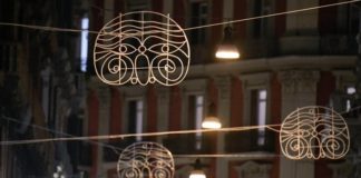 Natale a Napoli, in tutta la città 16 chilometri di strade illuminate Natale a Napoli, in tutta la città 16 chilometri di strade illuminate