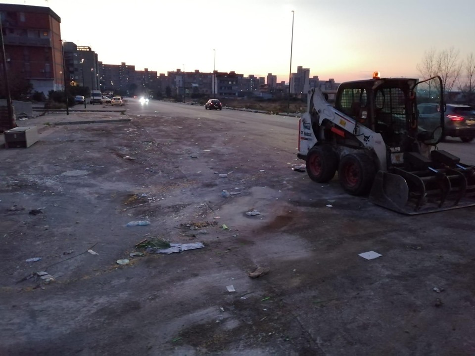 Napoli, Ponticelli: E' partita la bonifica dei rifiuti in viale Carlo Miranda [Foto]