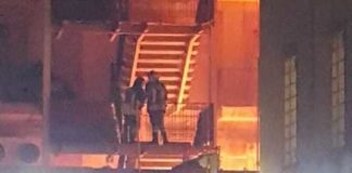 Paura al Vomero per incendio al deposito Coin in via Scarlatti