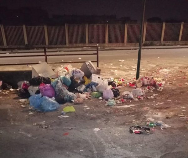 Napoli, Ponticelli: E' partita la bonifica dei rifiuti in viale Carlo Miranda [Foto]