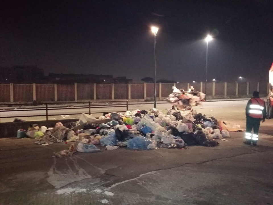 Napoli, Ponticelli: E' partita la bonifica dei rifiuti in viale Carlo Miranda [Foto]