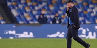 Calcio Napoli, il ritiro dura solo una notte: giocatori a casa dopo l’allenamento mattutino Calcio Napoli, è già finito il ritiro: giocatori a casa dopo l'allenamento