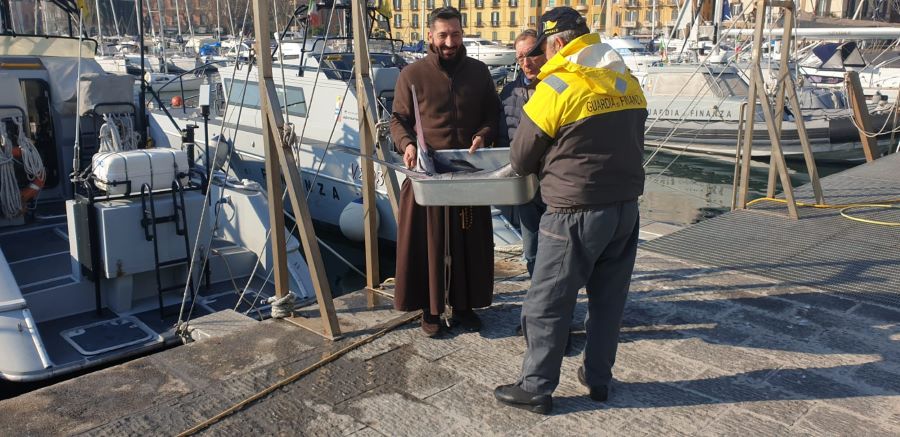 GdF: sequestrato pesce spada sottomisura nelle acque del Golfo di Napoli