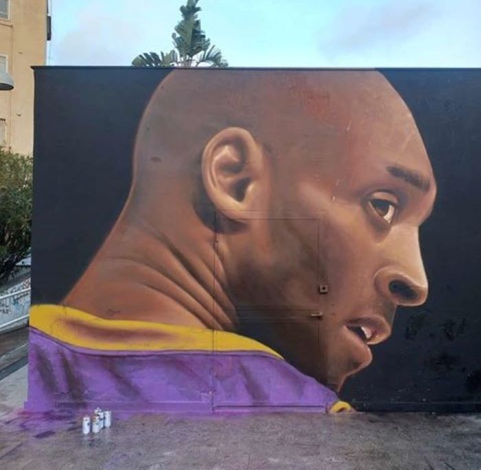 Jorit, omaggio a Kobe Bryant: un murale per lui a Napoli