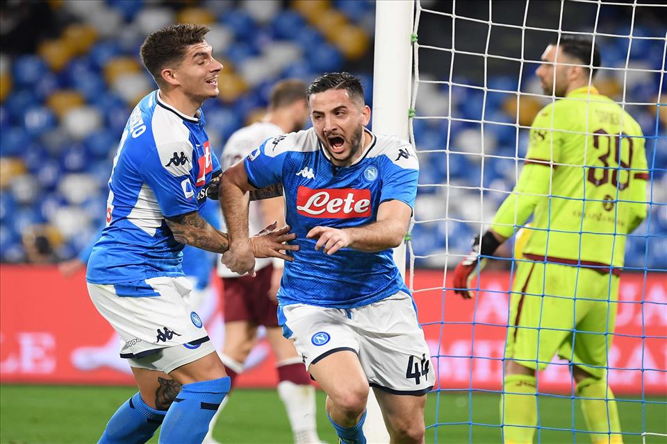 Continua la risalita in classifica: il Calcio Napoli batte il Torino 2-1