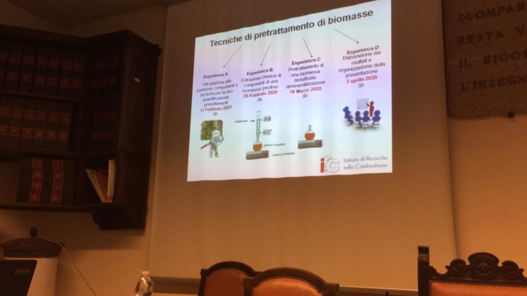 Gli allievi dell’Istituto Caselli-De Sanctis di Napoli in formazione presso i laboratori dell’IRC