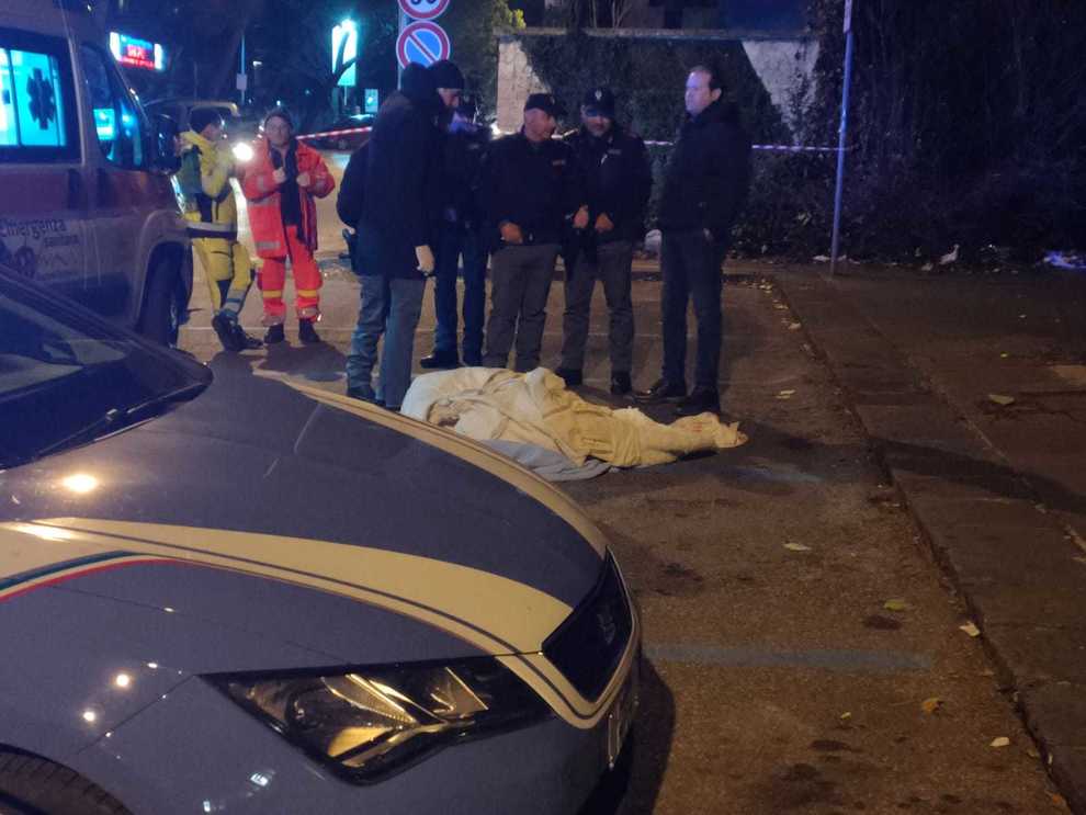 Benevento, cadavere davanti all'ospedale Rummo: arrestata la badante