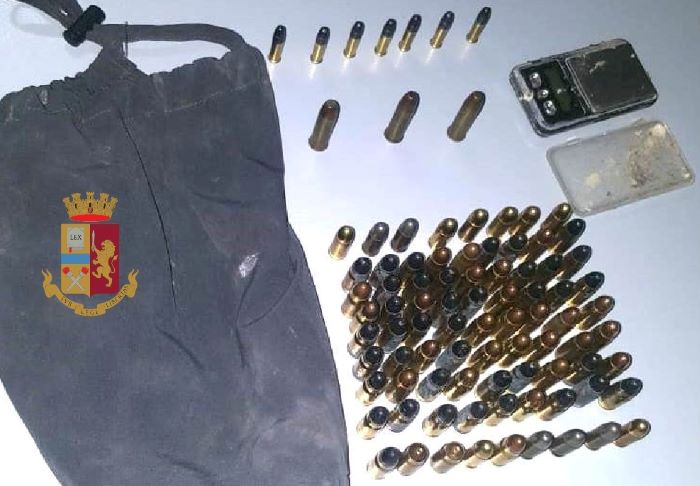 Quartieri Spagnoli: la Polizia scopre e sequestra 90 proiettili