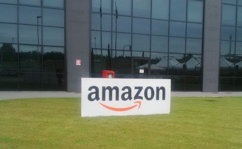 Amazon, primo sciopero dei lavoratori in Italia: stop alle consegne