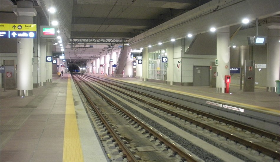 Operai in viaggio verso il Sud respinti alla stazione di Bologna