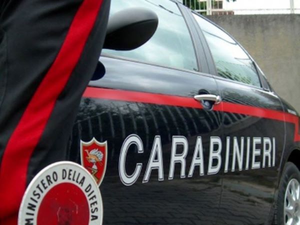 Droga, in auto da Ceppaloni a Scampia per rifornirsi: due arresti
