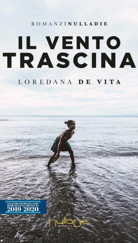 Il vento trascina: ecco il romanzo di Loredana De Vita sulla tratta delle immigrate