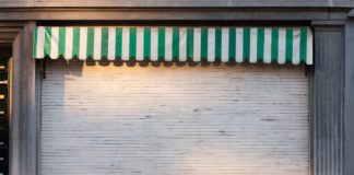 Coronavirus, in Campania prorogata al 14 aprile la chiusura di ristoranti