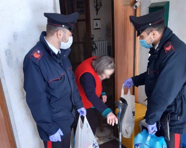 Avellino, Montemiletto: I carabinieri aiutano anziana sola e senza cibo