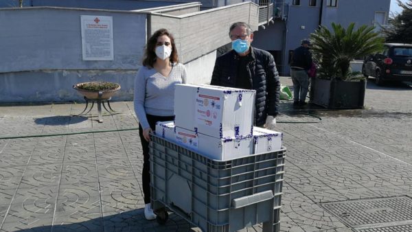 Rotary Club Pompei: Donati un ventilatore per la terapia intensiva e pacchi alimentari