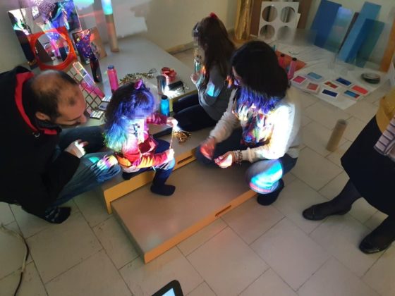 Napoli, la dispersione scolastica si combatte online grazie ai laboratori di FACE
