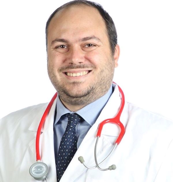 Coronavirus, l’ematologo Claudio Cerchione: “Per pazienti oncologici nemico numero uno resta il tumore”