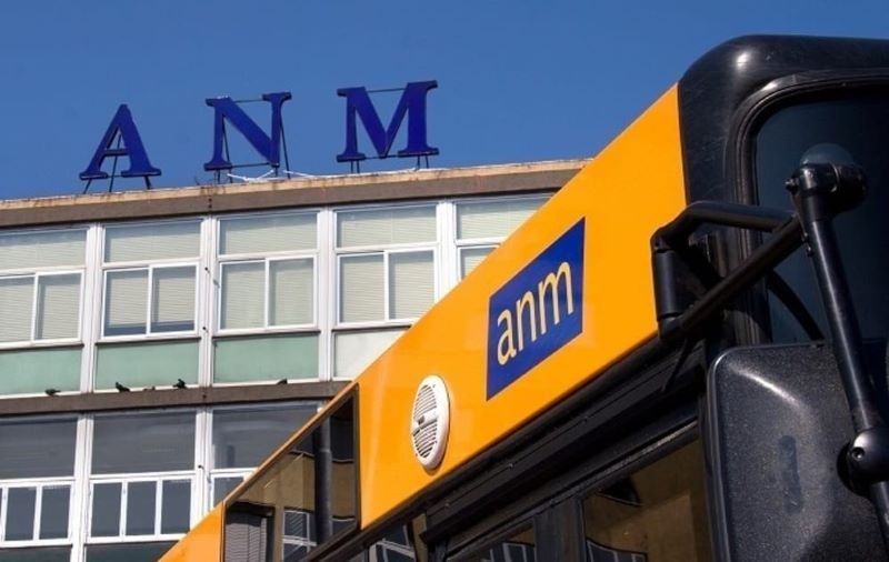 Coronavirus a Napoli, fase 2: ipotesi bus turistici per il trasporto di linea?