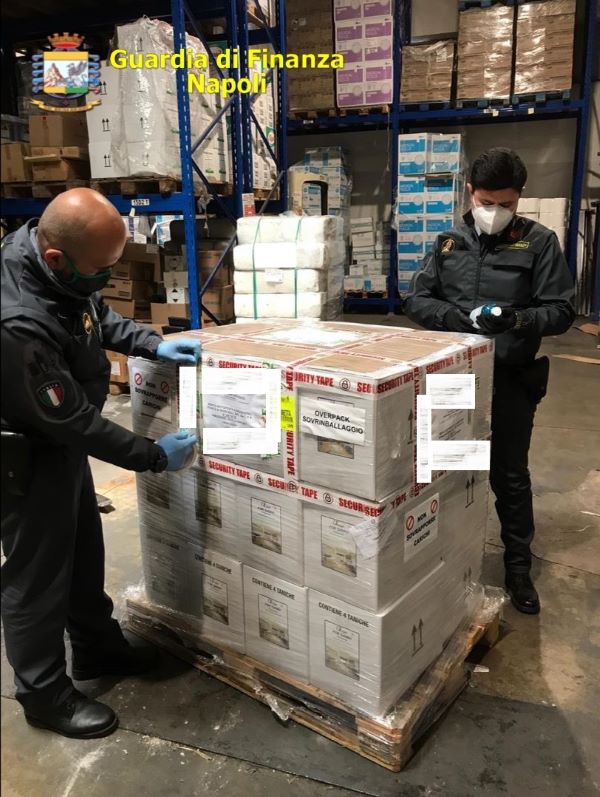 Pompei: GDF sequestra 1500 flaconi di prodotti per la pulizia degli ambienti