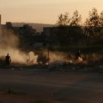 Ponticelli, rifiuti in fiamme in via Carlo Miranda nell’area del cantiere abbandonato