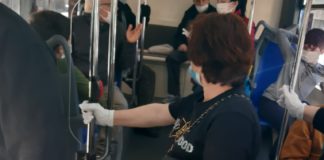 Autista ANM aggredito da giovani che fumavano senza mascherina sul bus