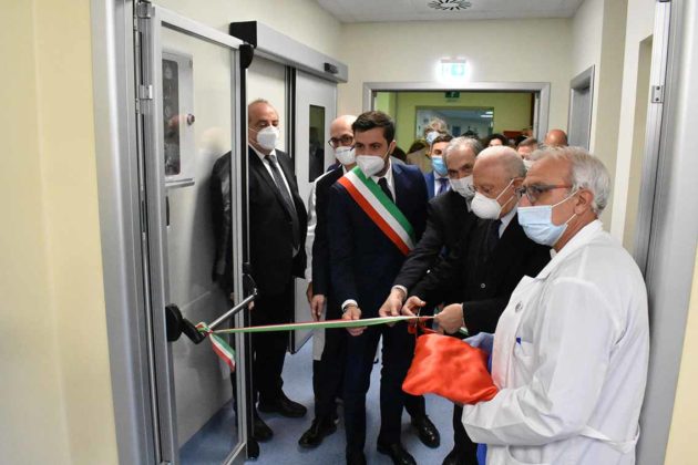 Coronavirus, nuovo reparto di terapia intensiva al Covid hospital di Boscotrecase