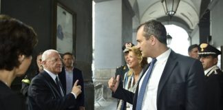 Movida a Napoli, guerra di ordinanze tra De Luca e de Magistris