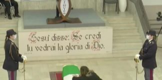 I funerali di Pasquale Apicella, poliziotto ucciso durante un inseguimento