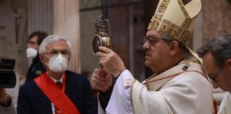 A Napoli si rinnova, a porte chiuse, il miracolo di San Gennaro