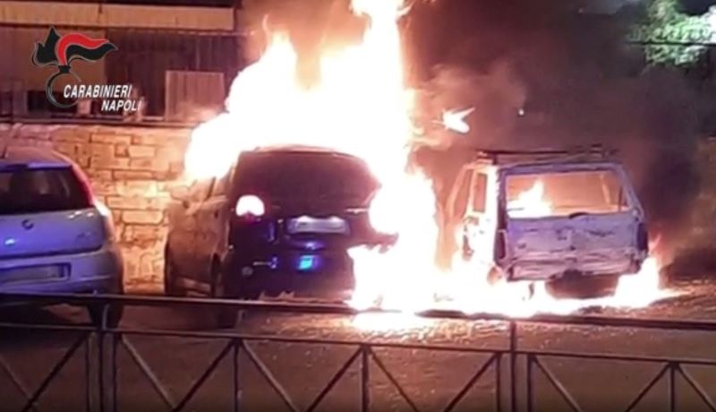 Cercola, incendia numerose auto in diversi comuni: arrestato un piromane