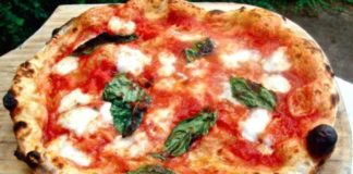 Coronavirus, fase 2 a Napoli: è boom di consegne a domicilio di pizze