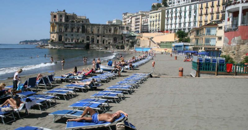 Comune di Napoli, accesso dei bagnanti alle spiagge: si farà ricorso anche alle app