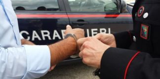 Somma Vesuviana, arrestato rapinatore 26enne: fingeva di impugnare una pistola