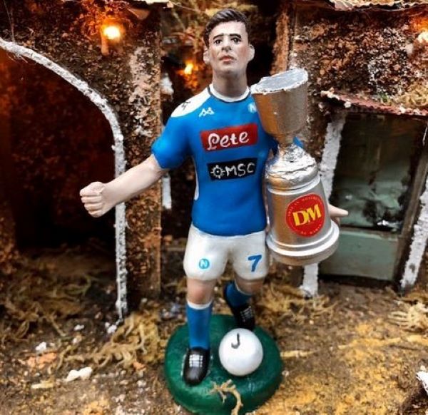 Dries Mertens: il bomber dei bomber del Calcio Napoli diventa statuina del presepe