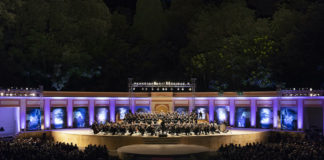 Teatro San Carlo: Tutti gli eventi della "Regione Lirica" in Piazza del Plebiscito. Date e orari