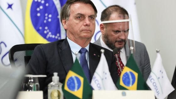 Il presidente brasiliano Bolsonaro positivo al Coronavirus