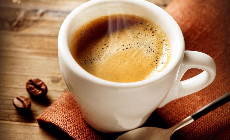 Il caffè, benefici e rischi dell'amata bevanda degli italiani
