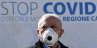 De Luca contro chi non indossa la mascherina: “Sono cafoni incivili”