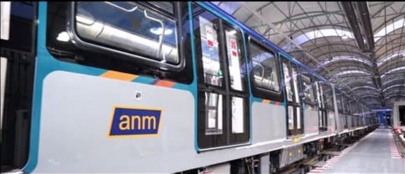 Anm: prima corsa notturna per il nuovo treno della Linea 1 della metropolitana (VIDEO)