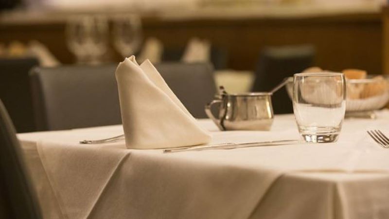 Barra: Chiuso ristorante aperto in orario serale. Sanzionati titolare e clienti