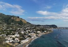 Ischia e Procida, il meteo non ferma i turisti: boom arrivi