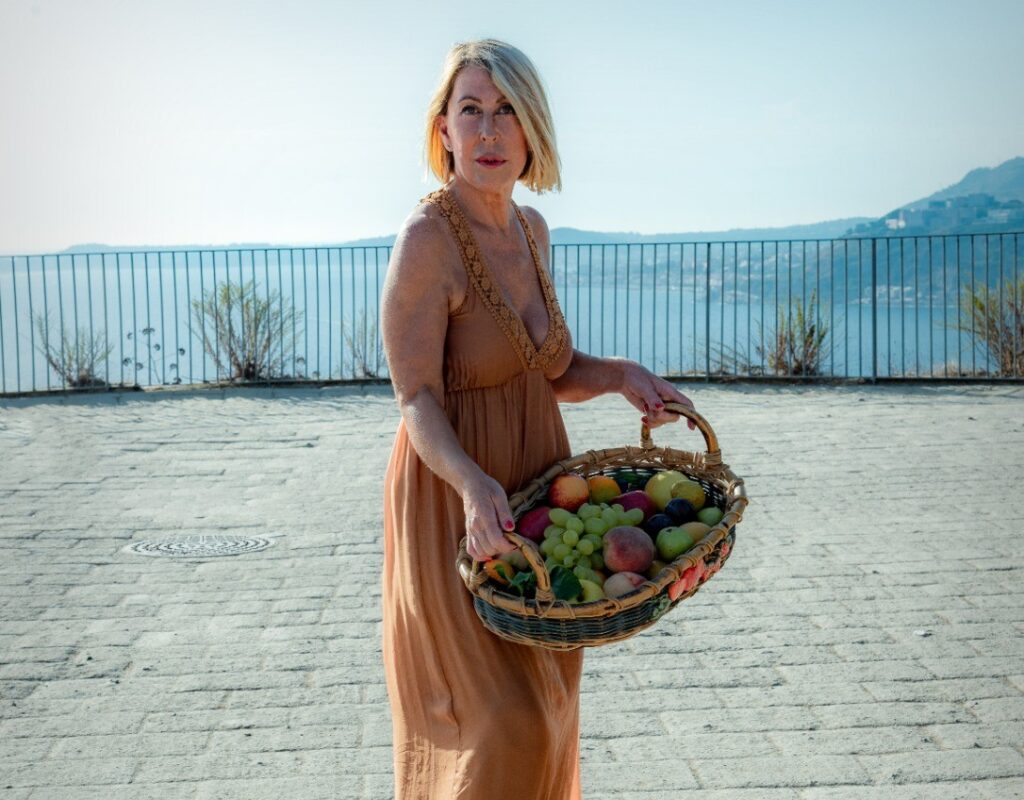 Slobodanka Ciric sul Belvedere del Parco Virgiliano sarà la protagonista di un nuovo progetto intitolato “Terra dei Fuochi olim Campania felix”.