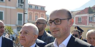Sabato arrivano Manfredi e Decaro, domenica chiude De Luca