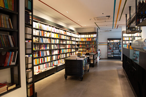 Il megastore "The Spark" riapre e accoglie al suo interno Mondadori Bookstore